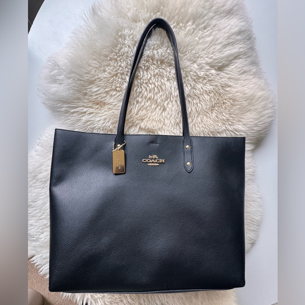 Coach Town Tote Black Pebble Gold Hardware Bag Purse
